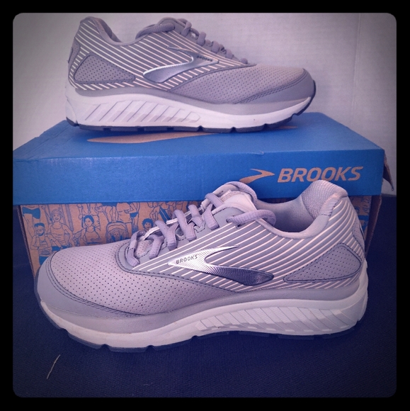 brooks women's addiction walker shoes